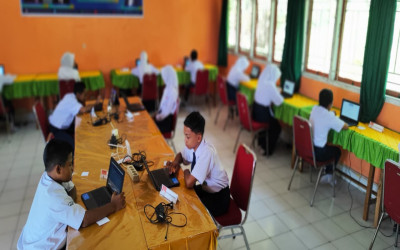 Pelasksanaan ANBK di MTsN Kepulauan Selayar Berjalan Lancar Meskipun Terkendala Pemadaman Listrik